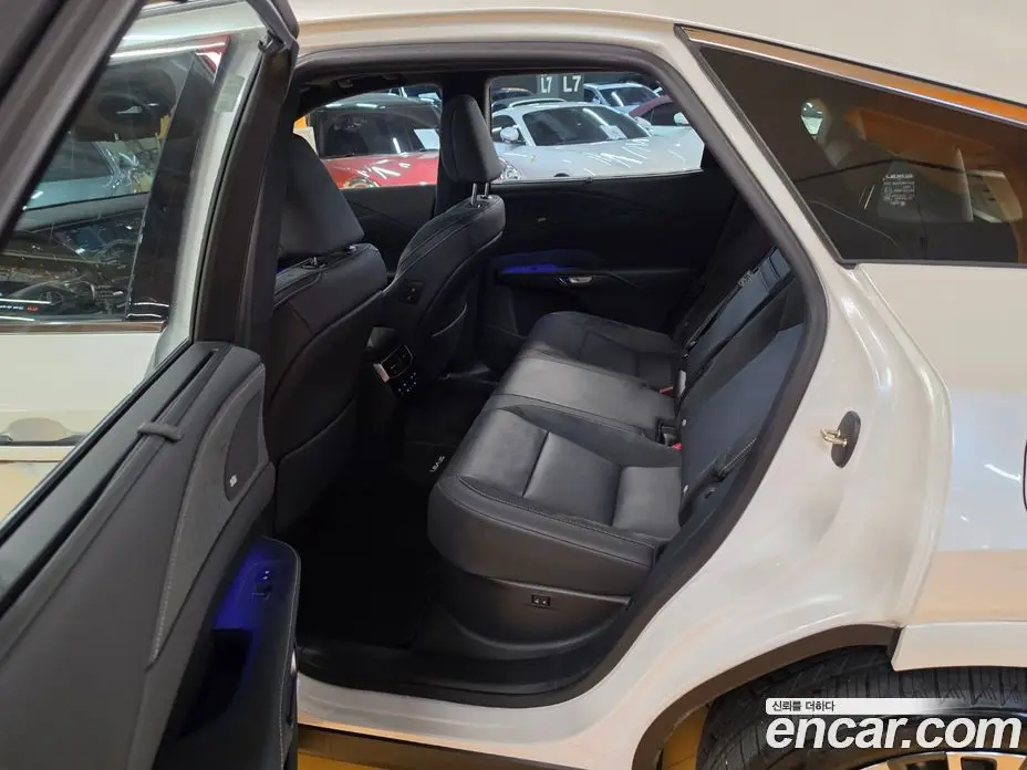 Lexus RX 2025 2.5 вариатор, фото 12 Lexus RX 2025 2.5 вариатор, фото 12